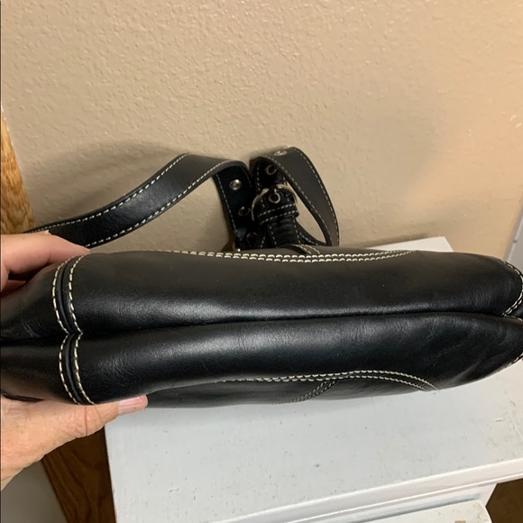 Elegant Black Leather Shoulder Bag EUC - Picture 6 of 6